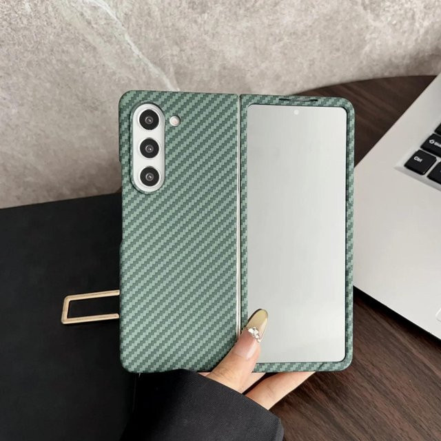 Premium Ultra Slim Magnetische Handyhülle aus Kohlefaser für Samsung Galaxy Z Fold 7 6 5 4 3 in Grün mit Bildschirm Vollfolie und Anti-Drop Schutz - Bild 1