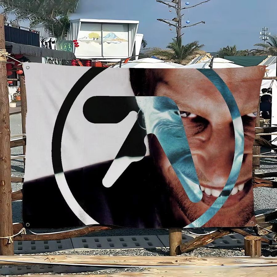 Aphex Twin Cartoon Flagge Wandbehang von Potdemiel als Science Fiction Deko für dein Zimmer - Bild 2