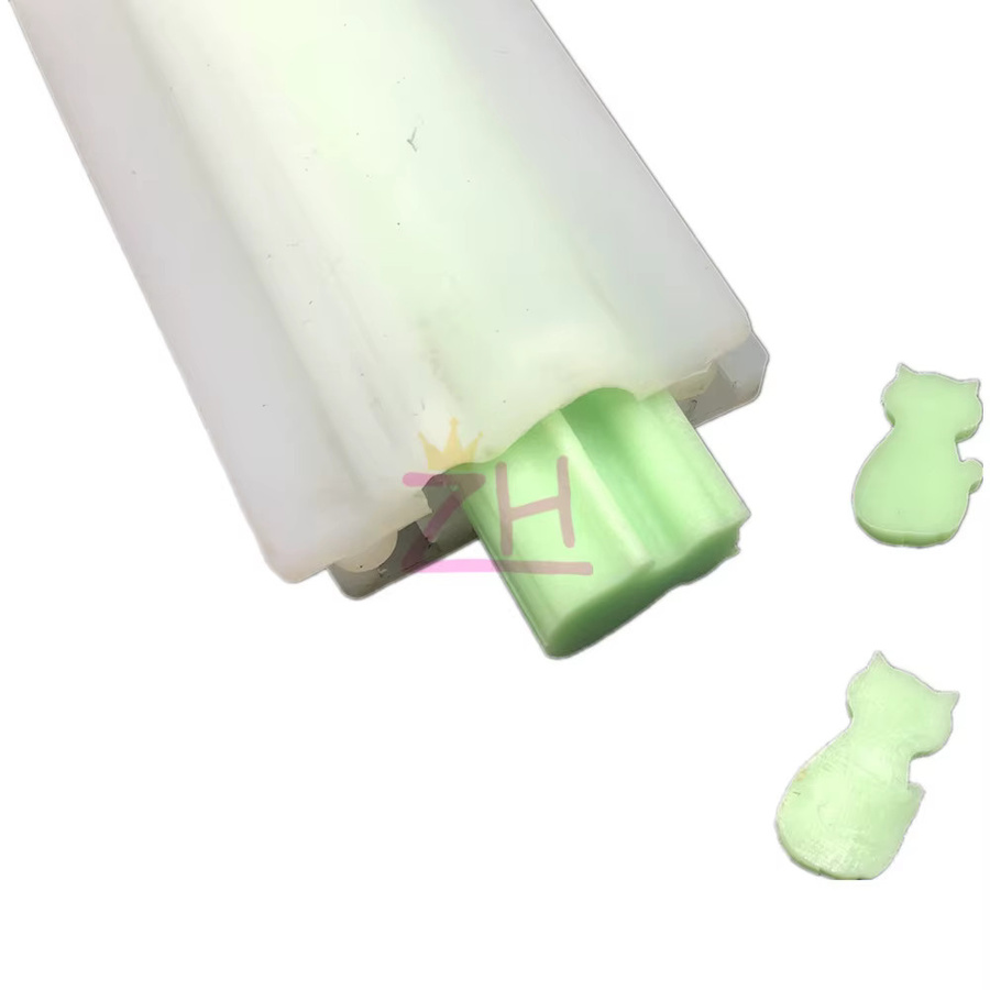 Katzenförmige Silikonschablone in Grün für DIY-Seifen, Kerzen, Schokolade und Backwerkzeuge - Bild 1