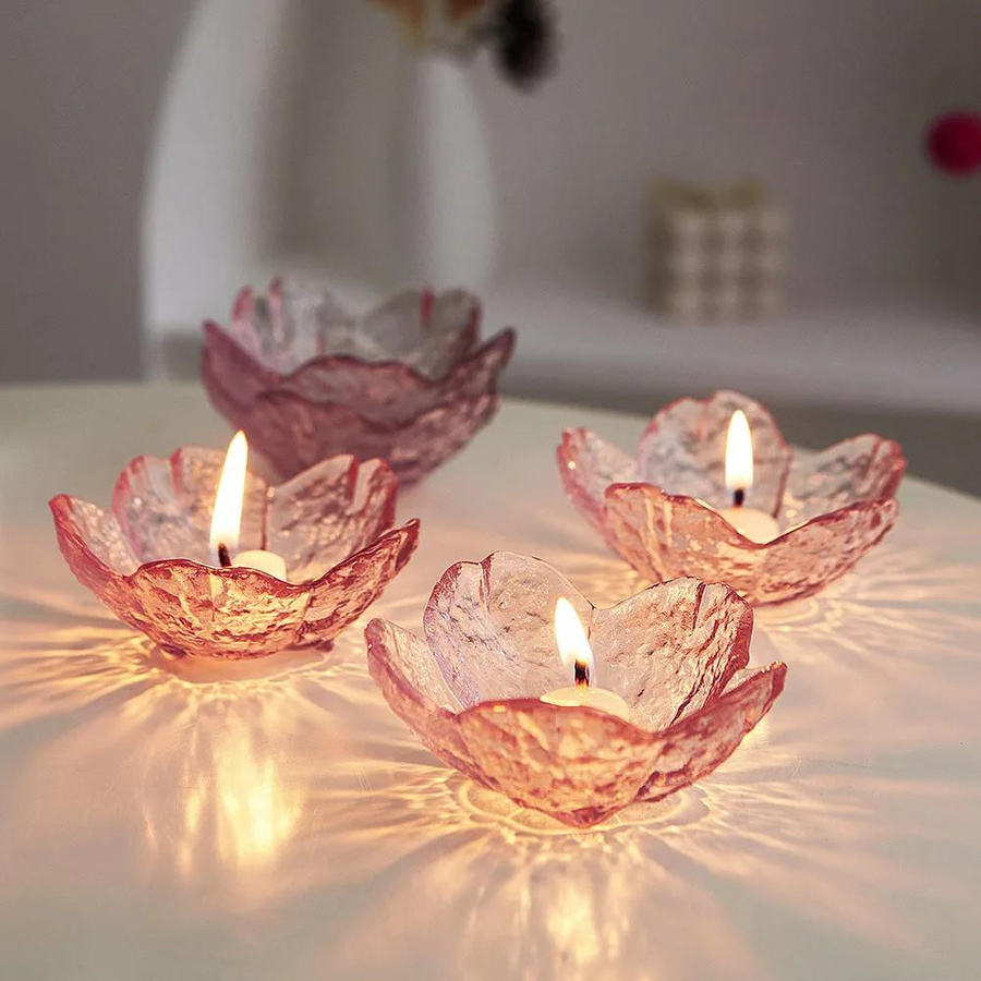 Moderner Kerzenhalter aus Glas in Rosa mit Blumenmuster von Household supplies MH als Tischdekoration für Hochzeiten und Tealights - Bild 2