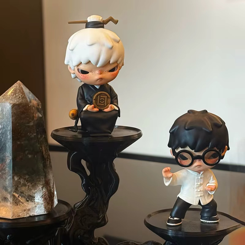 POP MART Hirono 8. X Clot Serie Blind Box, Raumdekoration - Bild 4