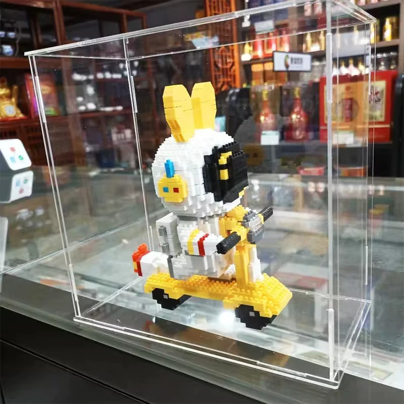 Transparente Acryl-Vitrine mit Basis als Schutzbox für Sammlerstücke aus Kunststoff - Bild 3