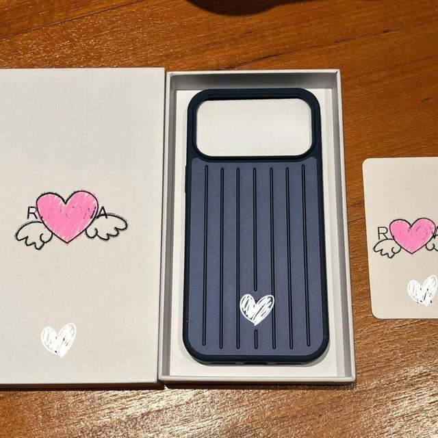 Xiangyun Luxus Business Handyhülle aus Aluminiumlegierung mit 3D Wellblech-Streifen für iPhone 17 Pro Max, 16, 15, 14, 13 in Blau - Bild 1