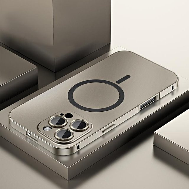 MagSafe kompatible Metall Schutzhülle für Apple iPhone 12 bis 16 Pro Max in Gold mit Aluminiumrahmen und Objektivschutz - Bild 1