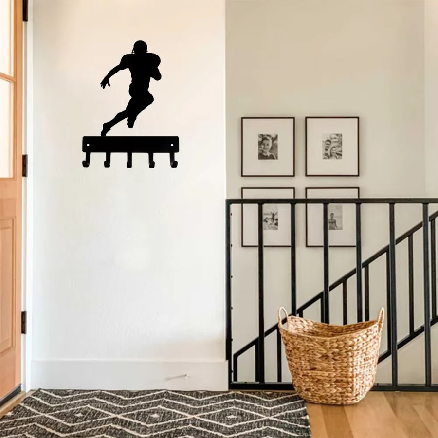 HOMSUN Fußball Schlüsselhalter aus Metall in Schwarz mit selbstklebender Wandaufkleber-Funktion für Flur und Eingangsbereich - Bild 2