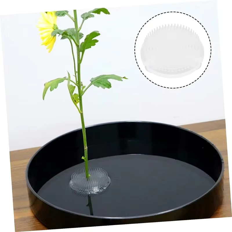 Runder Ikebana-Blumenfrosch aus transparentem Kunststoff mit Gummidichtung als Anordnungswerkzeug für deine Blumendekoration - Bild 3