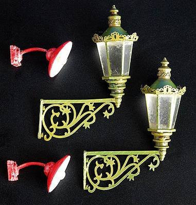 Antike Wandlaterne aus Metall und Glas in Gold/Messung mit transparentem Schirm und Mehrfarb-Effekt - Bild 1