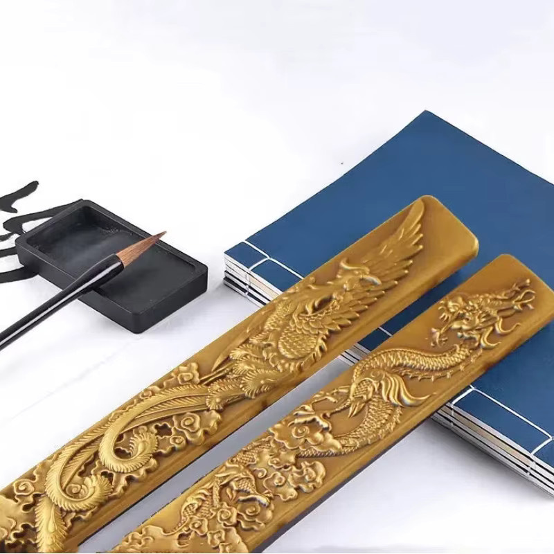 Briefbeschwerer aus Messing im antiken chinesischen Stil mit Handmalerei und Kalligraphie in Gold von suvtoper - Bild 4