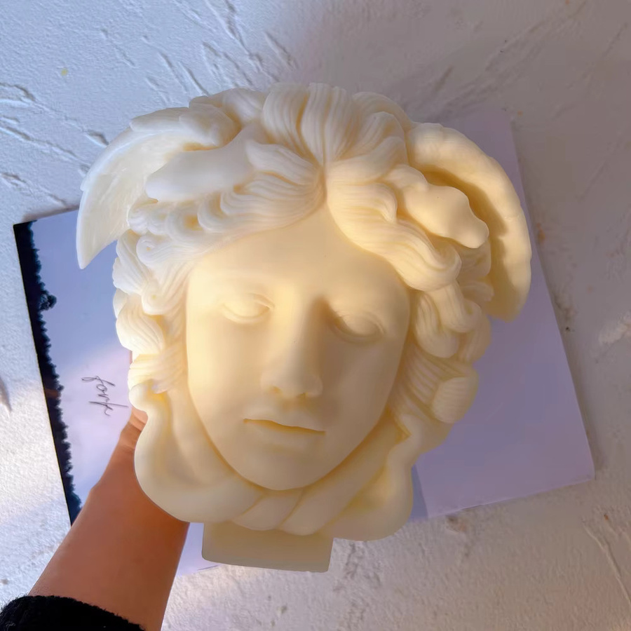Silikonform Medusa Büste für Wachskerzen in Pink und White von SANZON - Bild 2