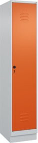 C+P Spind Classic PLUS mit Sockel, 1 Abteil, Sicherheits-Drehriegel und 4 Garderobenhaken, Farbe: Lichtgrau/Reinorange, H x B x T: 195 x 40 x 50 cm - Bild 1
