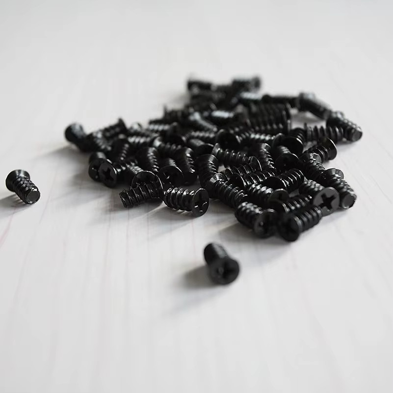 30er Set Professionelle PC-Lüfterschrauben in Schwarz, 10mm für Computergehäuse - Bild 2