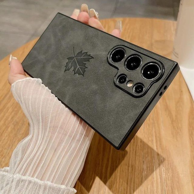 Stoßfeste Slim Handyhülle aus Leder mit Ahornblattmuster für Samsung Galaxy S25 S24 Ultra S23 FE S22 Plus A56 A16 A36 A26 A24 in Dunkelgrau - Bild 1