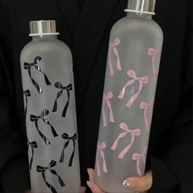 Fantia Schmetterlingsförmige Wasserflasche mit Farbverlauf in Multicolour und Gelb, auslaufsichere Sportflasche aus Kunststoff mit Edelstahldeckel - Bild 2