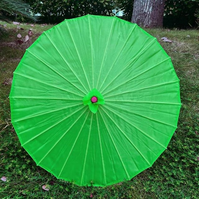 HNyouchuang Tanzschirm aus Seidenstoff in Grün im klassischen japanischen Stil mit Durchmesser 56 cm - Bild 1