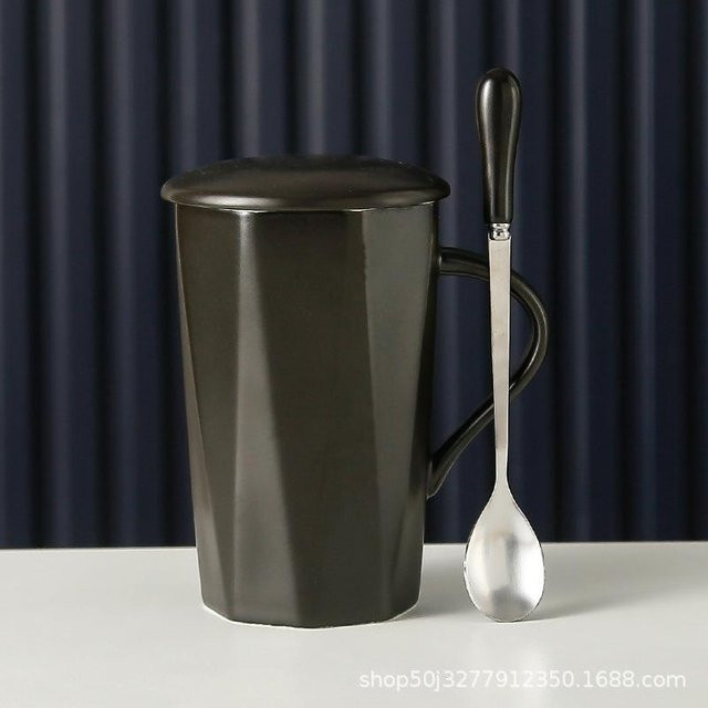 Yiran toy 1 Keramikbecher mit Deckel und Löffel in Schwarz, 400 ml - Bild 1