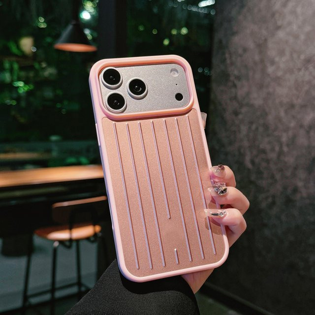 Rimowa Style Handyhülle mit 3D Wellenstreifen aus Aluminium-Magnesium-Legierung für iPhone 17 Pro Max, 16, 15, 14, 13 in Rosa - Bild 1