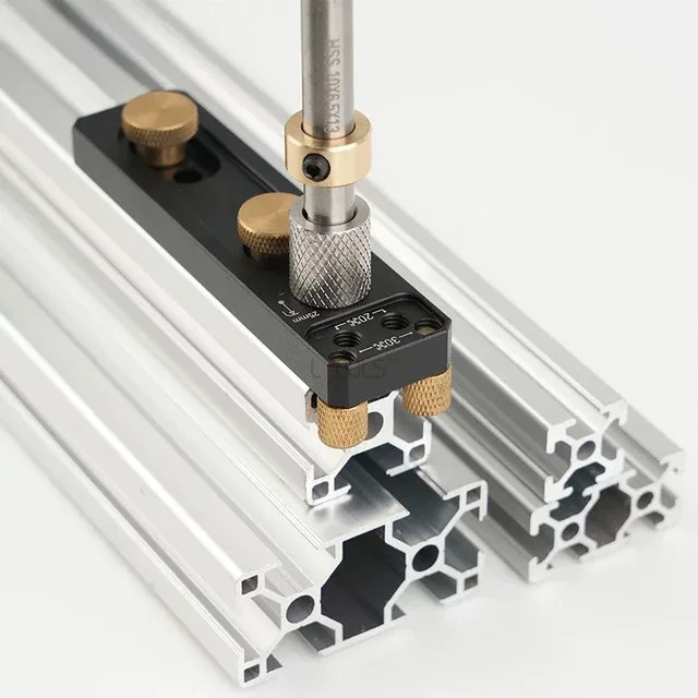LTOOLS Aluminiumprofil-Stanzhilfe DIY-Werkzeug in Schwarz für Profile 2020, 2040, 3030 und 3060 zur Positionierung und zum Bohren - Bild 1