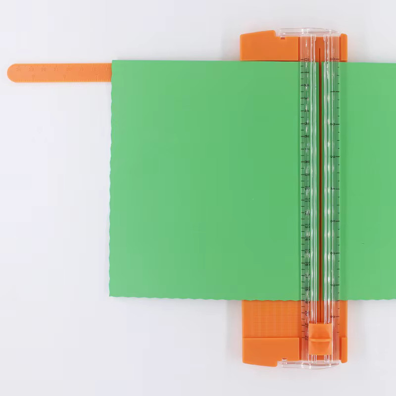 Präzisions-Papierschneider Guillotine für Bastelarbeiten und Scrapbooking in Lila oder Orange - Bild 1