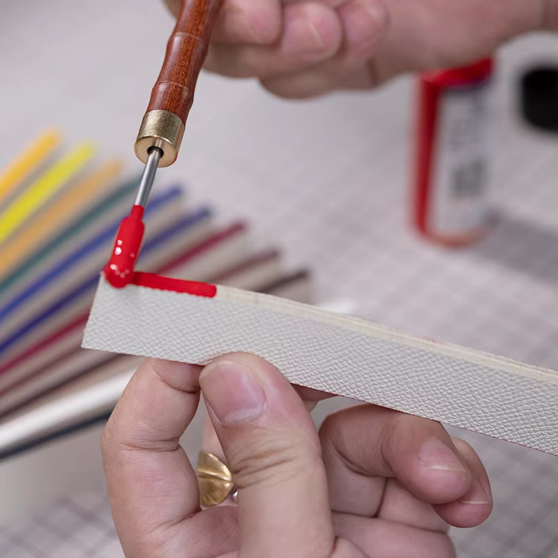 WUTA Leder-Kanten-Farbroller Applikator in Rot für DIY Leder-Färbungen und Kantenöl-Finish - Bild 1