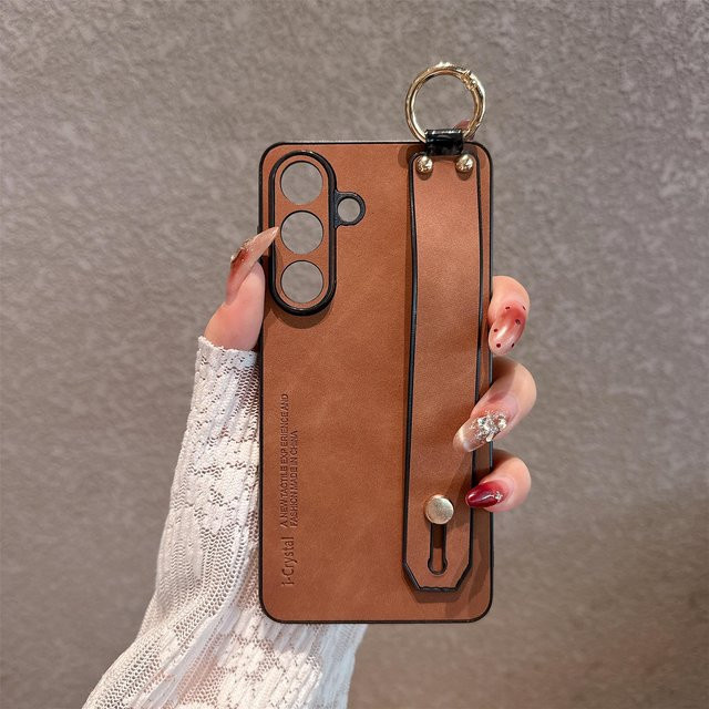 Matte Handyhülle aus Schaffell-Leder mit Handgelenkschlaufe und Linsenschutz für Samsung Galaxy S21 S22 S23 S24 S26 Ultra Plus in Braun - Bild 1