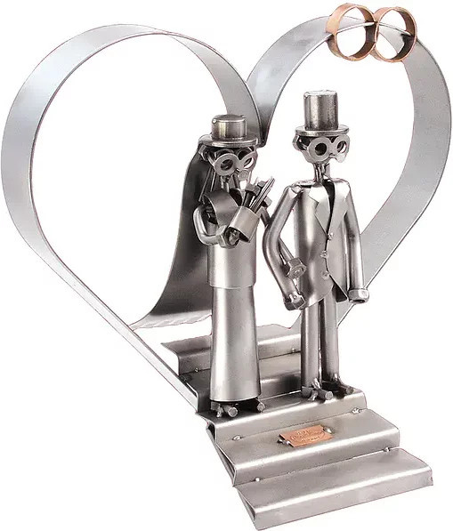 Hinz und Kunst Schraubenmännchen Paar mit Hochzeitsherz aus Metall in Silber, Tischdeko für Hochzeit, Geburtstag oder Jubiläum - Bild 1