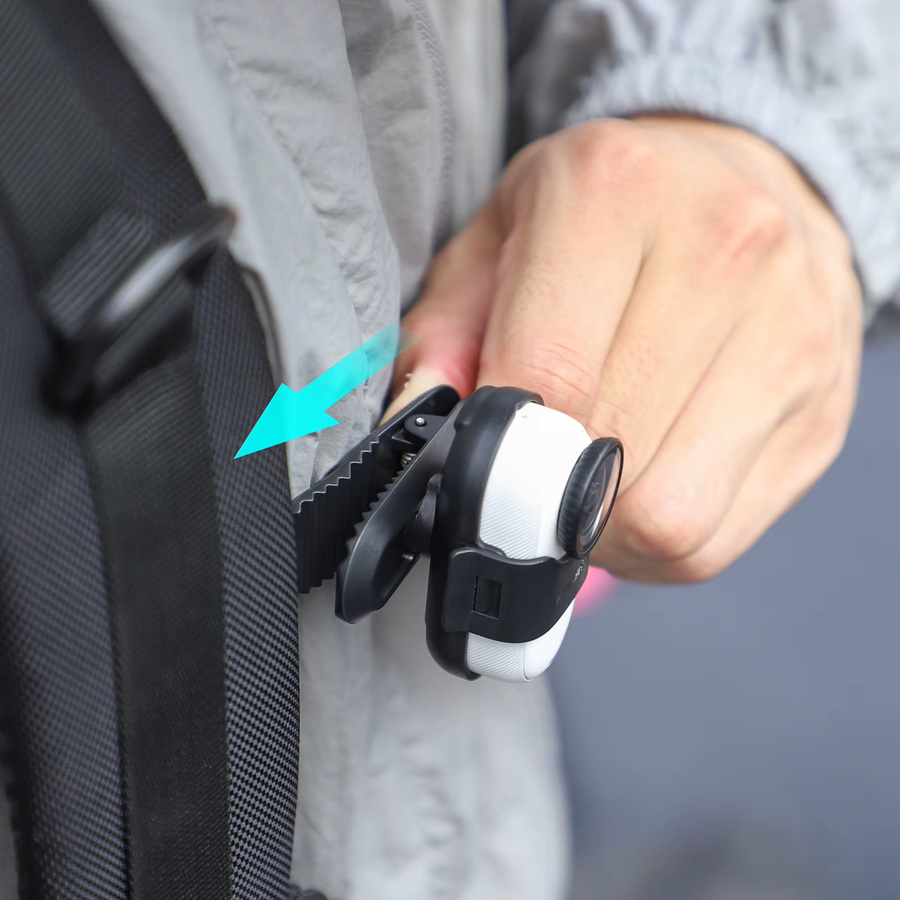 Insta360 Rucksack Clip Halterung mit 360 Grad Rotation und Anti-Shake Funktion für Insta360 Go 3S und Insta360 Go 3 in Schwarz - Bild 2