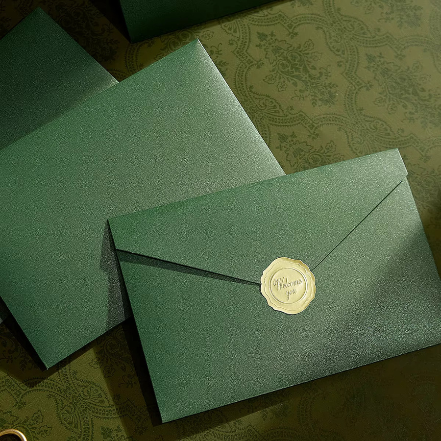 10 Stück Perlenfarbene Einladungs-Umschläge im Ins-Stil mit goldenen Siegelaufklebern für Hochzeiten und Geburtstage in Weiß und Gold - Bild 2