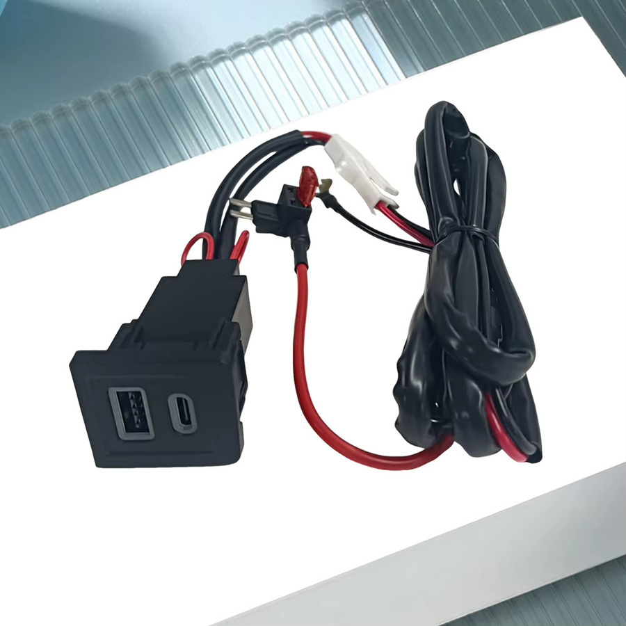 Dual USB Auto Ladegerät mit Typ C PD und QC3.0 Schnellladefunktion für VW Multivan T5 2003-2015 in Schwarz - Bild 2