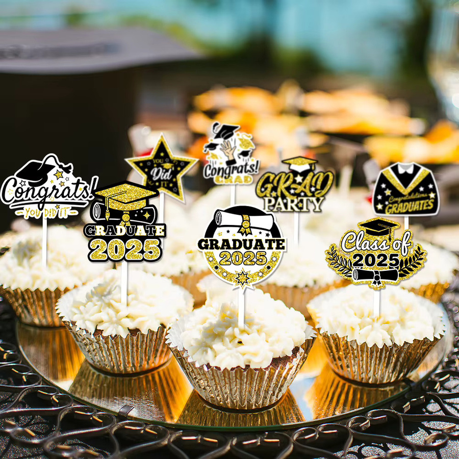 12 Stück Cupcake-Topper Abschlussklasse 2025 in Rot und Gold als glitzernde Lebensmittel-Vorspeisen-Picks für deine Abschlussfeier - Bild 3