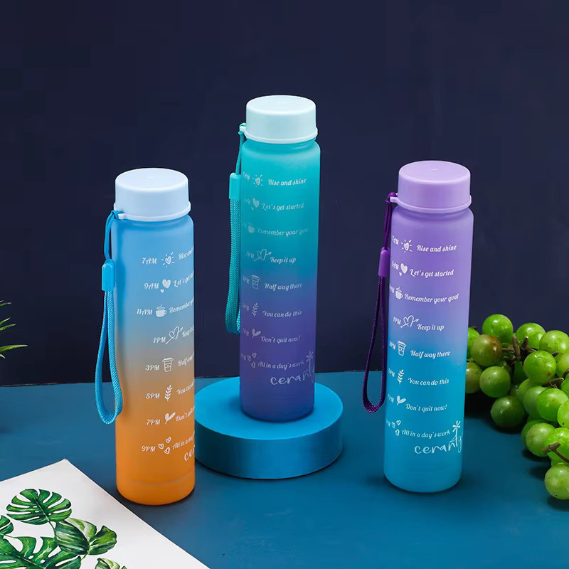LUSQI Mini-Wasserflasche mit Farbverlauf, tragbarer Kunststoff-Handbecher, BPA-frei, 300 ml, Farben: Lila, Blau, Multicolour - Bild 2