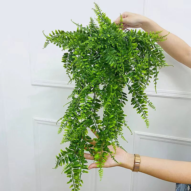Künstliche Persische Farn Blätter als grüne hängende Pflanzen-Reben zur Dekoration für Haus, Garten, Hochzeit oder Party - Bild 2