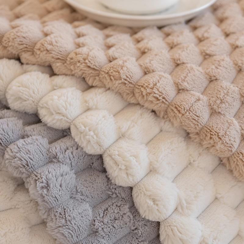 Winter-Sofabezug von Your Warm Home aus weichem Plüsch mit Anti-Rutsch-Funktion, Farbe: Beige, B/T/H: 70 x 70 x 0 cm - Bild 1