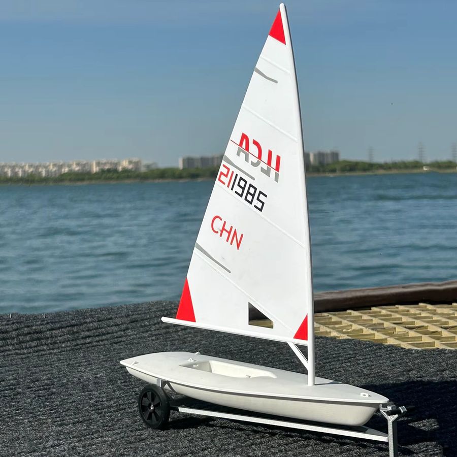 AT 99 MODEL ILCA4 Laser Segelboot Modell 1/18 aus PLA Material, Länge: 28 cm - Bild 2