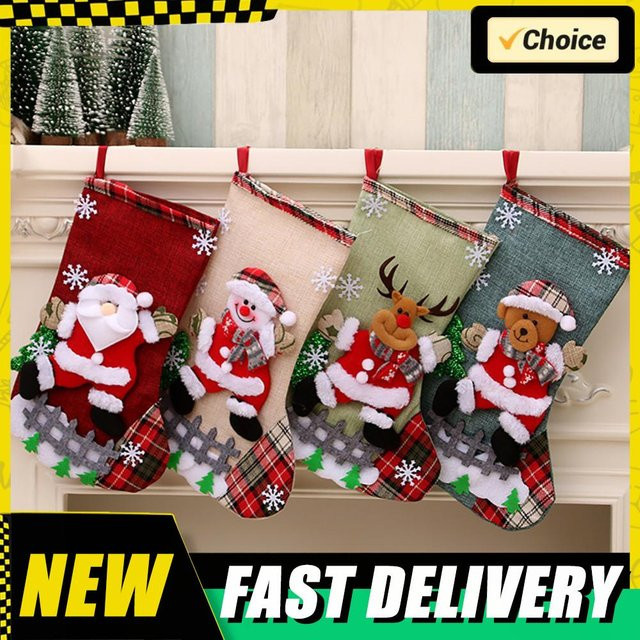 4-teiliges APWIKOGER Weihnachtsstrümpfe-Set aus Plüsch in Rot und Multicolour mit Weihnachtsmann, Schneemann, Bär und Elch zum Aufhängen am Kamin oder Weihnachtsbaum - Bild 1