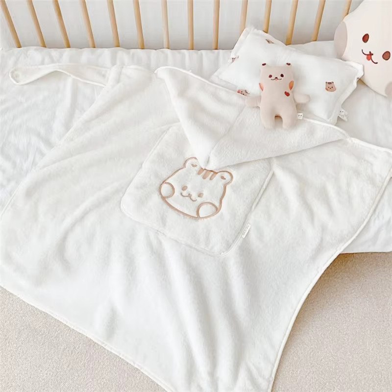 Warme Winter Fleece Baby Decke für Kinderwagen und Buggy in Weiß - Bild 1