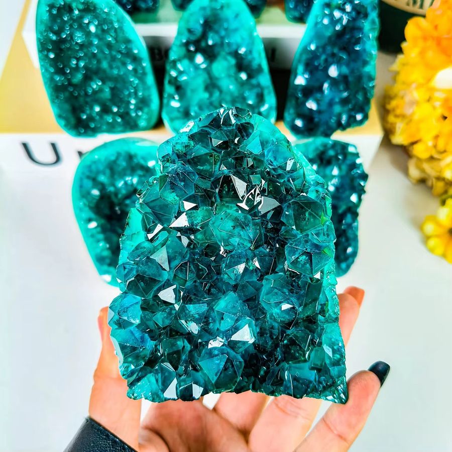 CrystalHola Kristallcluster in Seeblau im böhmischen Stil als dekorative Edelsteine - Bild 4