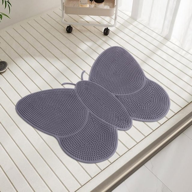 Rutschfeste Badezimmer Matte von Yiran Furniture in Lila, Oval, B/B: 35 x 53 cm - Bild 1