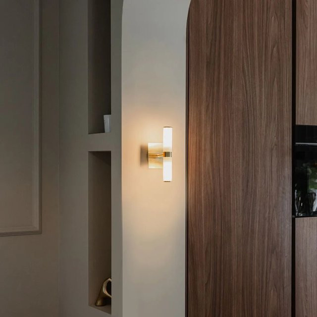 QAZQA Moderne Wandleuchte Gold IP44 für Badezimmer mit 2 Flammenglas aus Metall und Glas - Bild 1