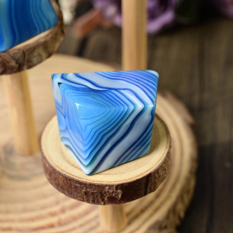 CrystalHola Blauer Achat Stein in organischer Freiform, gestreifter synthetischer polierter Stein für Schmuckherstellung und Dekoration - Bild 3