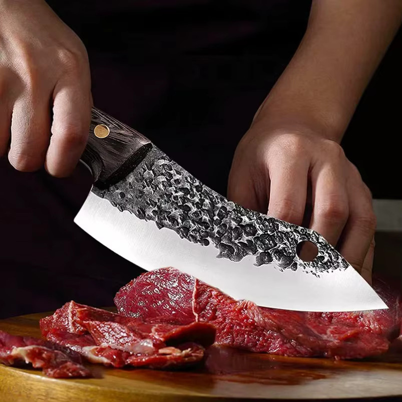 InLeung Handgeschmiedetes Chefmesser mit Holzgriff und Schutzhülle in Silber - Bild 3