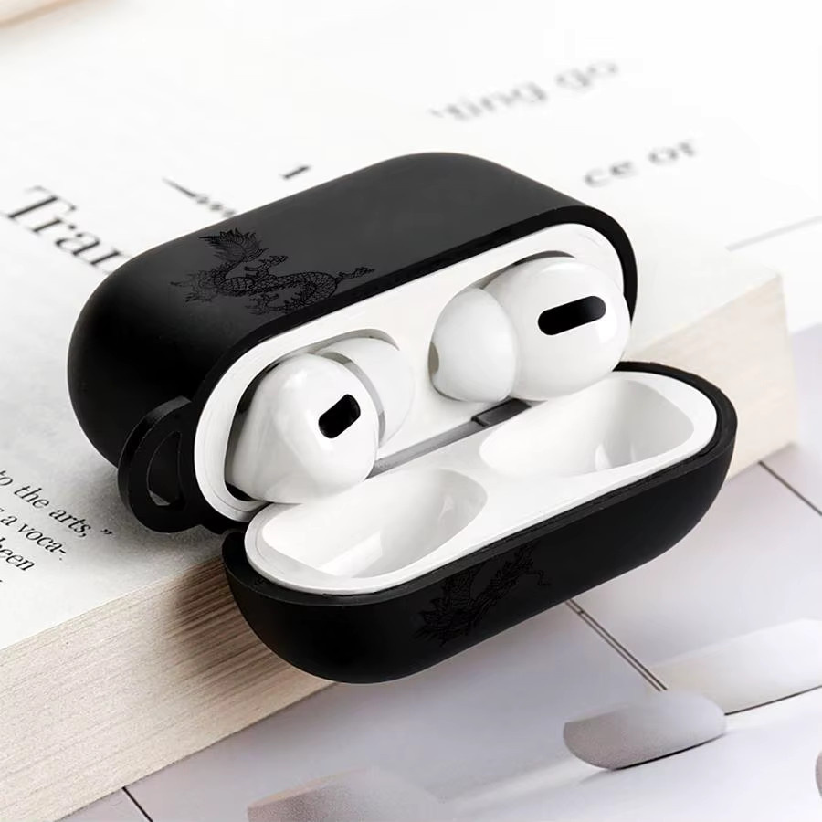 Schutzhülle mit Drachenmuster für Apple AirPods 4, 3, 2 und Pro (1, 2, 3) in Schwarz - Bild 3