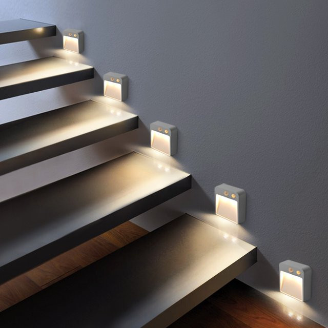 CHNAITEKE LED-Nachtlicht in Weiß mit PIR-Bewegungssensor, batteriebetriebene Wandleuchte für Schrank, Treppe und Raum, warmweißes Licht - Bild 1