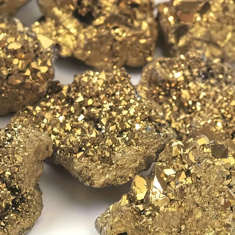 Goldener Kristallcluster als Deko-Stein für Innendekoration, Aroma-Diffusor und DIY-Kunsthandwerk - Bild 4