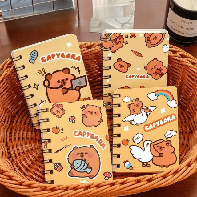 Kawai Capybara A7 Pocket Notebook mit Softcover und linierten Seiten, Mehrfarbig - Bild 1