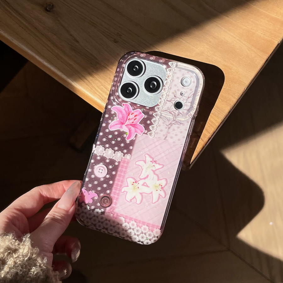 TROPLET Handyhülle mit Vintage Spitze und Lilien Patchwork Blumenmuster für iPhone 17 16 15 14 13 Pro Max in Multicolour - Bild 3