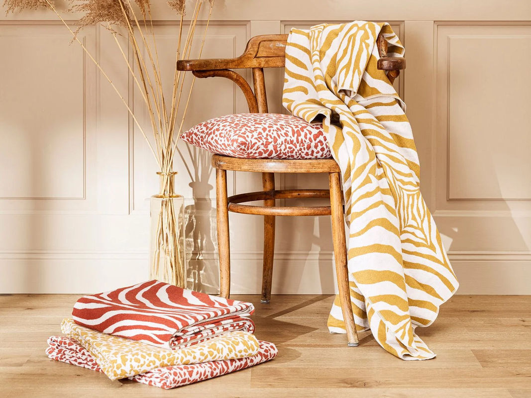 Magma Plaid LEOPARDO Decke im Leopardenlook, Farbe: Senf/Gelb, B/T: 180 x 140 cm - Bild 2