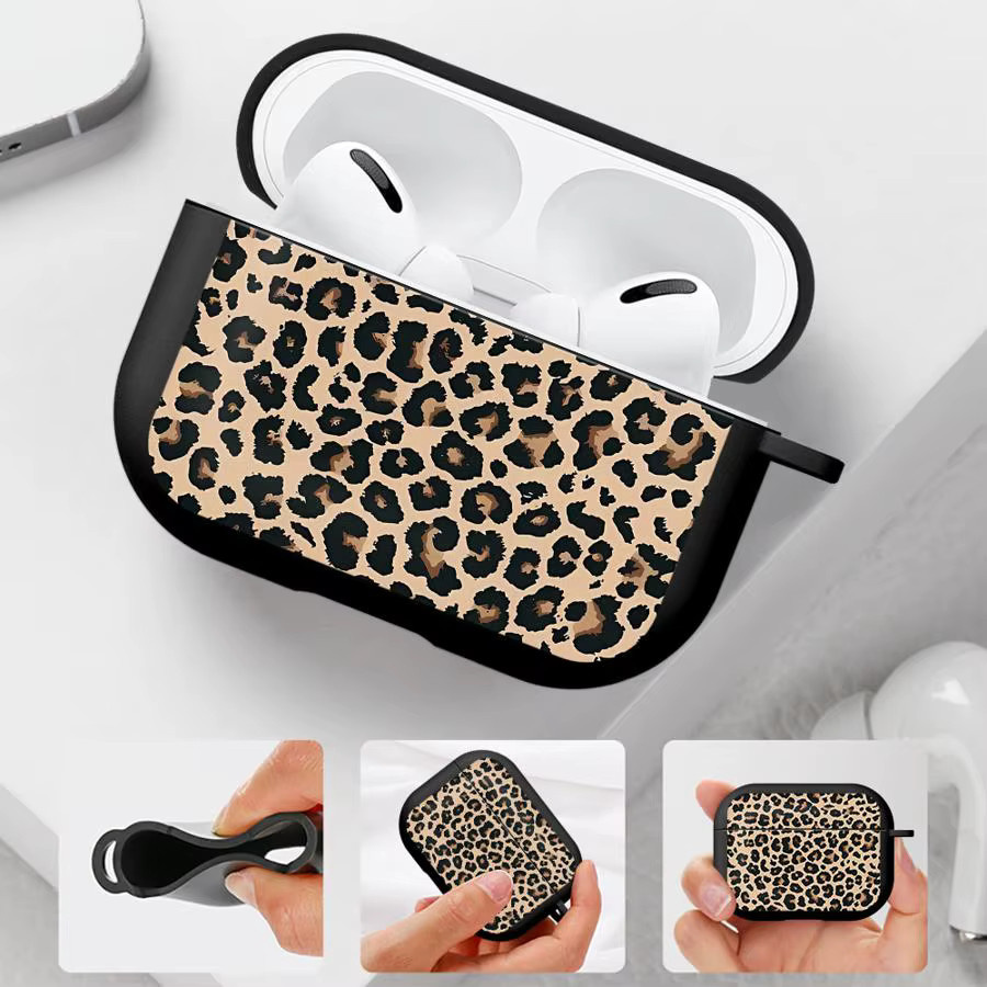 Schutzhülle im Leopardenmuster für Apple AirPods in Multicolour - Bild 2