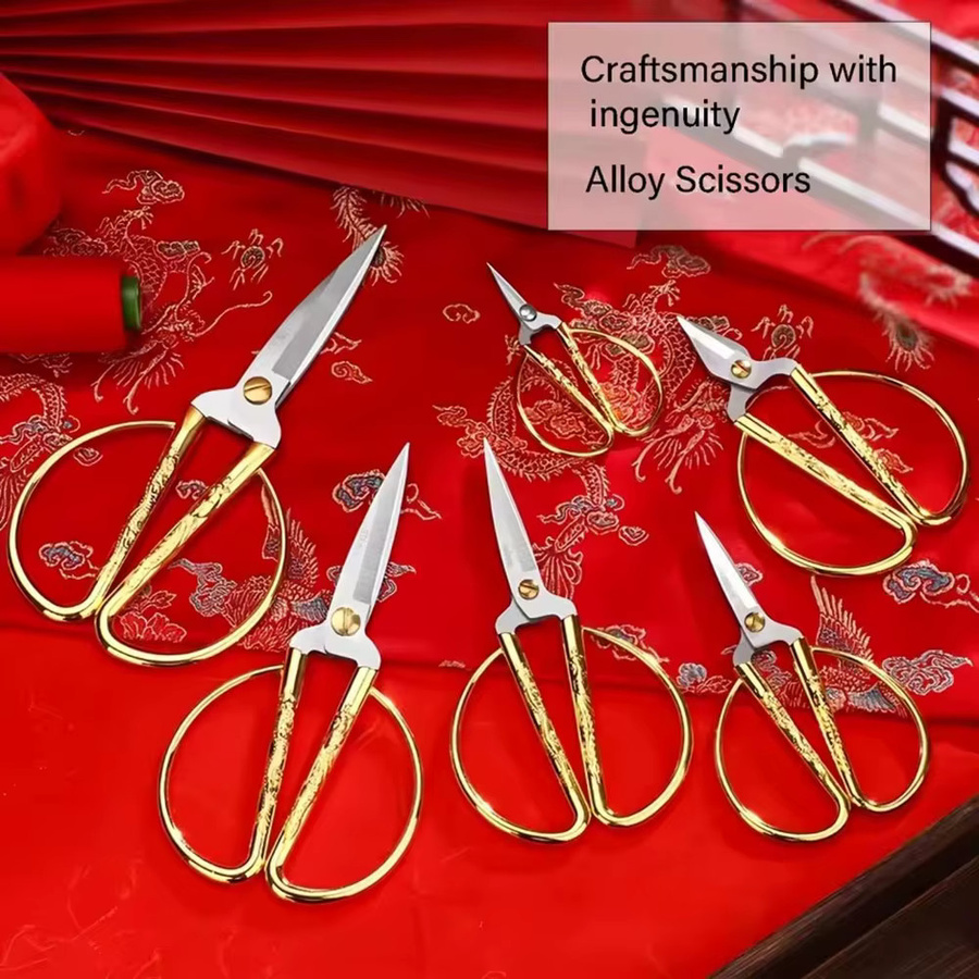Skeyo Mini-Nähschere aus Edelstahl in Gold für dein Nähzubehör - Bild 2