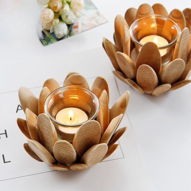Holz Kerzenhalter in Lotusblütenform für Tealights in Braun im skandinavischen Design - Bild 1