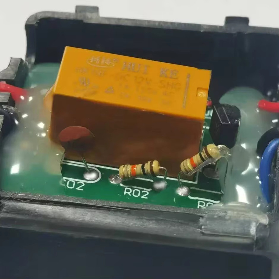 QXNY Rückfahrkamera Power Filter Gleichrichter RCA Umwandlungsadapter für VW BMW Benz Audi - Bild 2
